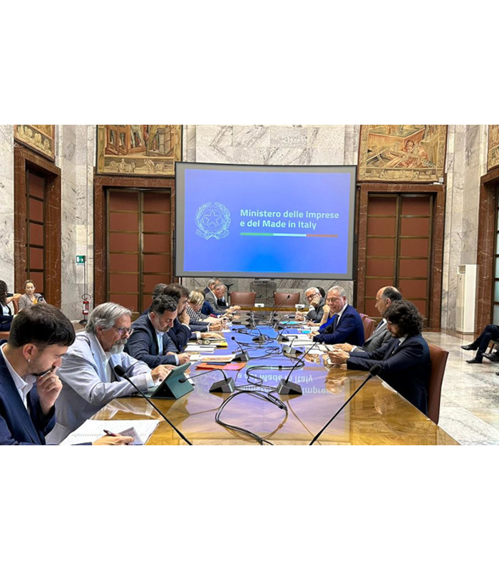 Roberto Di Maulo (Fismic Confsal): “Ministro Urso, bene i Tavoli di discussione, ma poi servono misure strutturali ed urgenti per il rilancio dell’industria manifatturiera nazionale.”